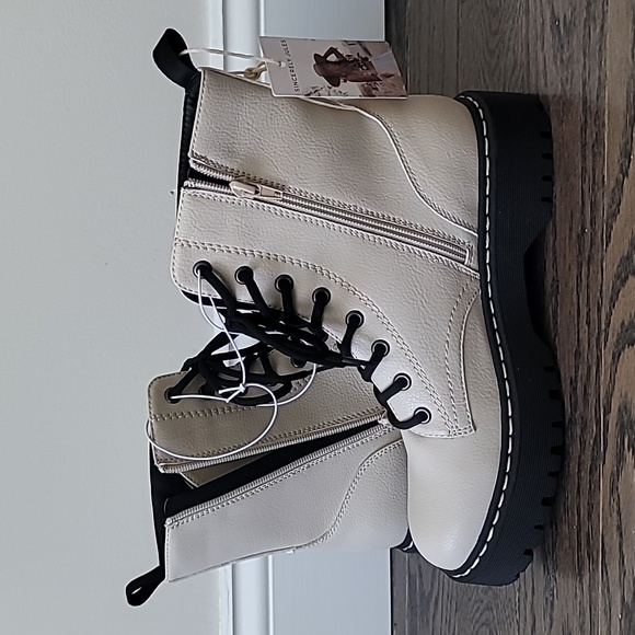 Sincerely Jules Beige Harley combat boots w size 9 NWT - Picture 6 of 10